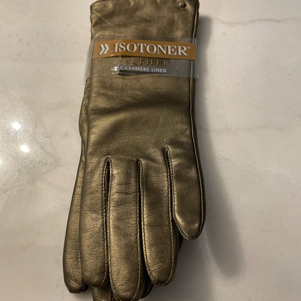 Isotoner Women’s Metallic Leather Gloves